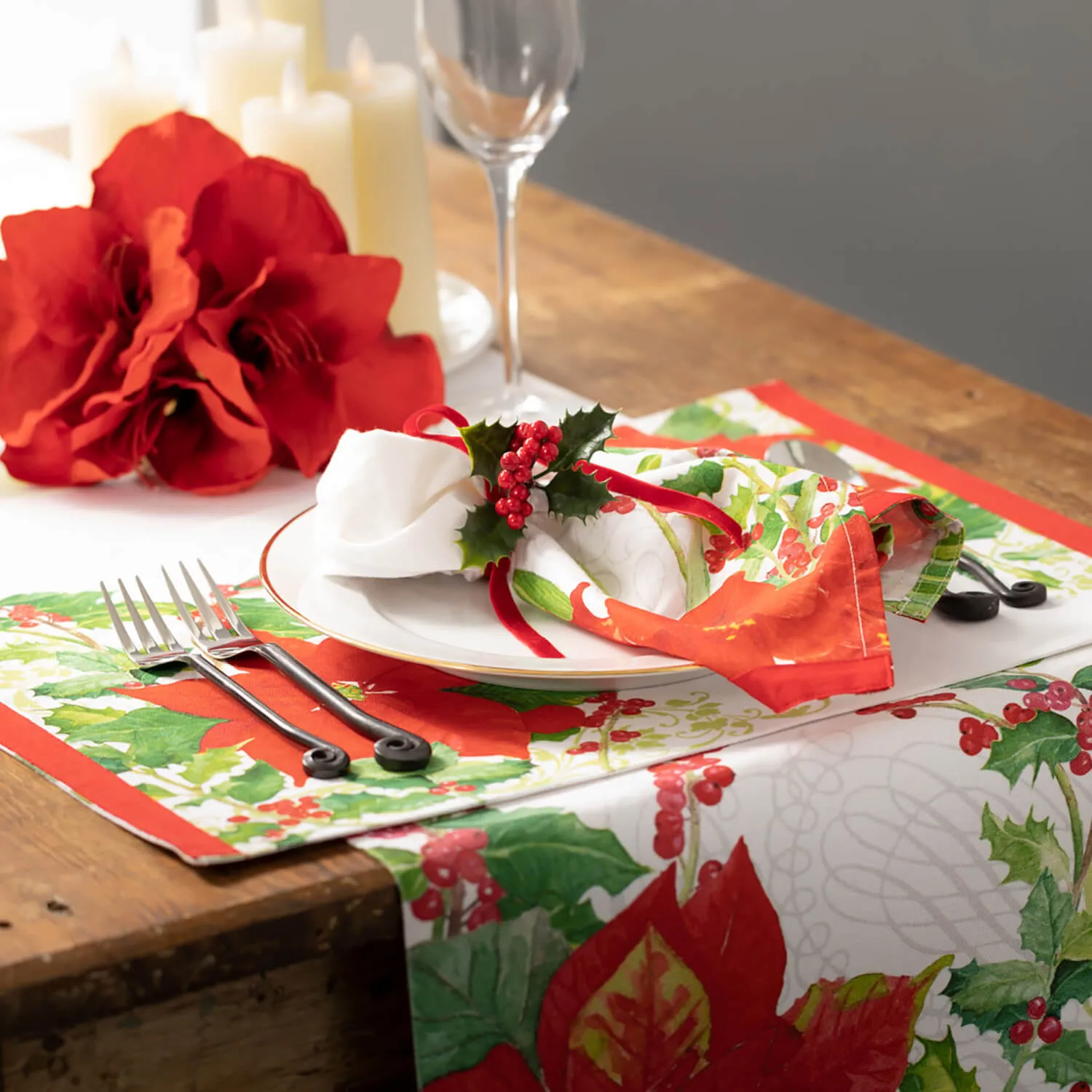 Cotton Poinsettia Napkin Set