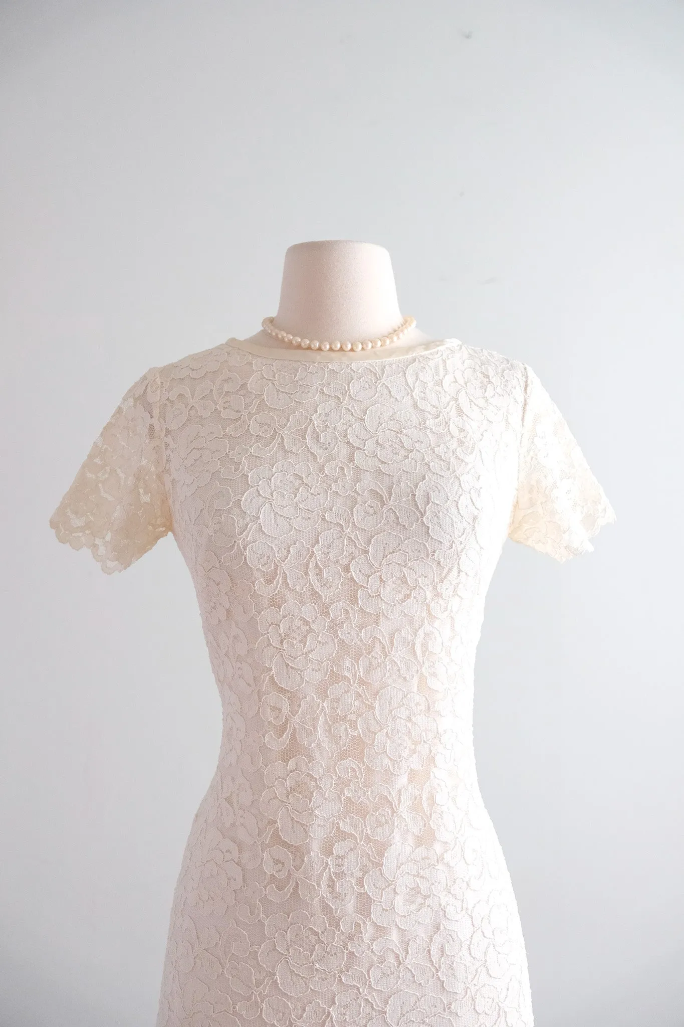 Darling 1960's Ivory Lace Mod Bride Mini Dress / S