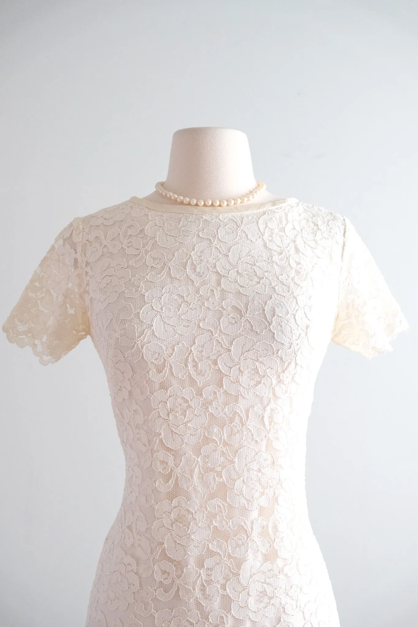 Darling 1960's Ivory Lace Mod Bride Mini Dress / S